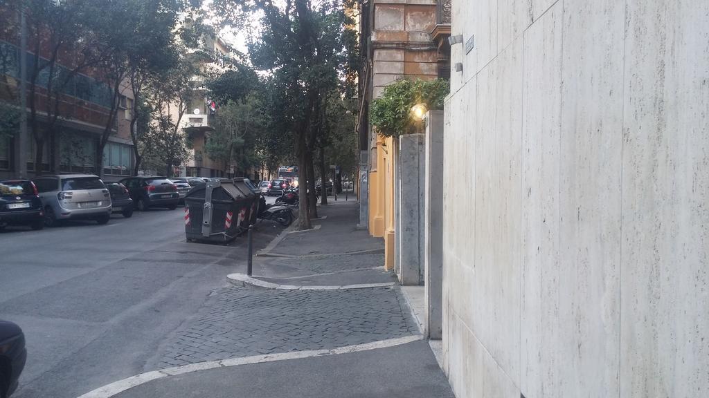Charming Piazza Del Popolo *